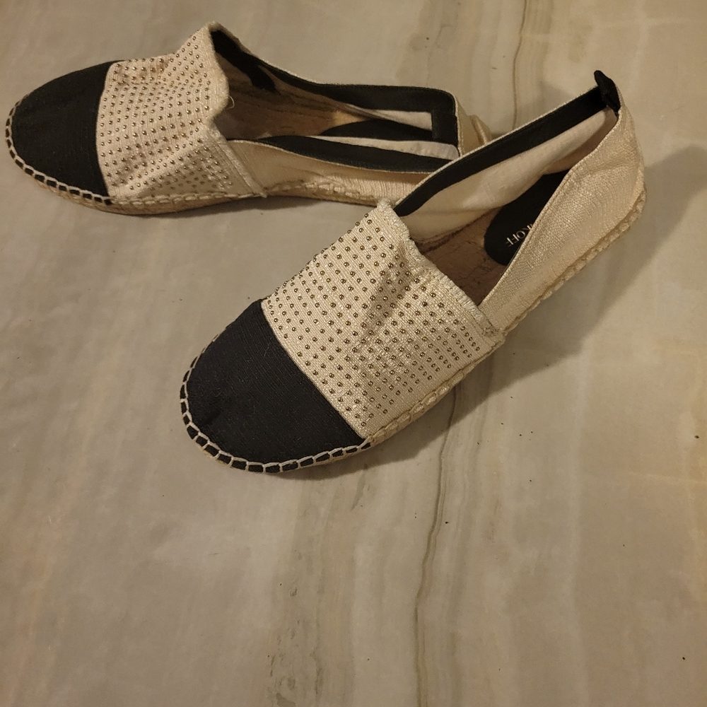 Women's casual flats
